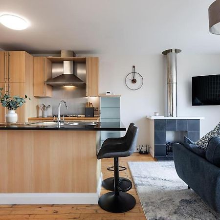 Modern Penthouse Apartment 2 Bed, 2 Bath Sleeps 6 City Centre Белфаст Экстерьер фото