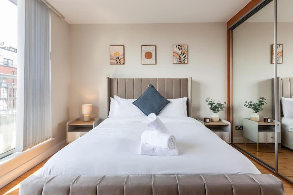 Modern Penthouse Apartment 2 Bed, 2 Bath Sleeps 6 City Centre Белфаст Экстерьер фото