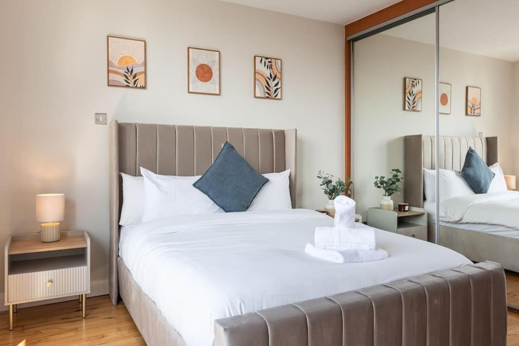 Modern Penthouse Apartment 2 Bed, 2 Bath Sleeps 6 City Centre Белфаст Экстерьер фото