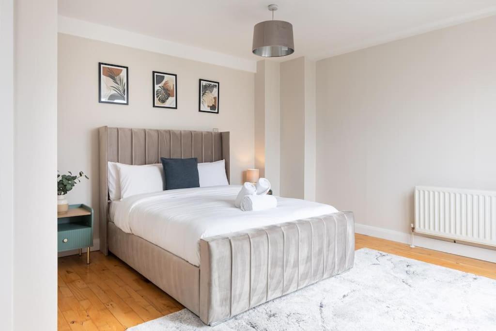 Modern Penthouse Apartment 2 Bed, 2 Bath Sleeps 6 City Centre Белфаст Экстерьер фото