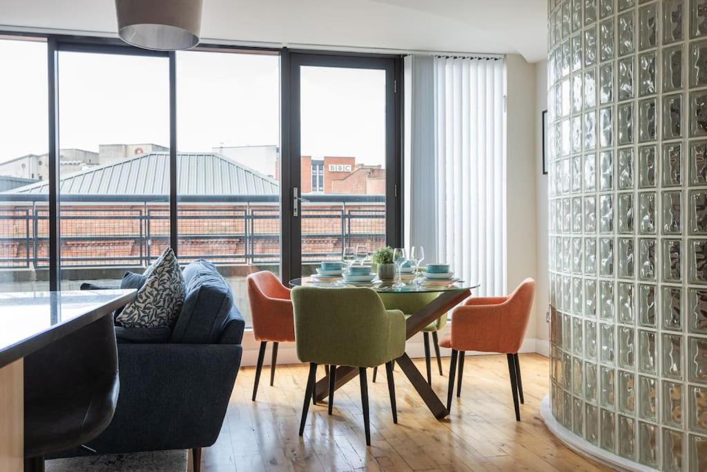 Modern Penthouse Apartment 2 Bed, 2 Bath Sleeps 6 City Centre Белфаст Экстерьер фото